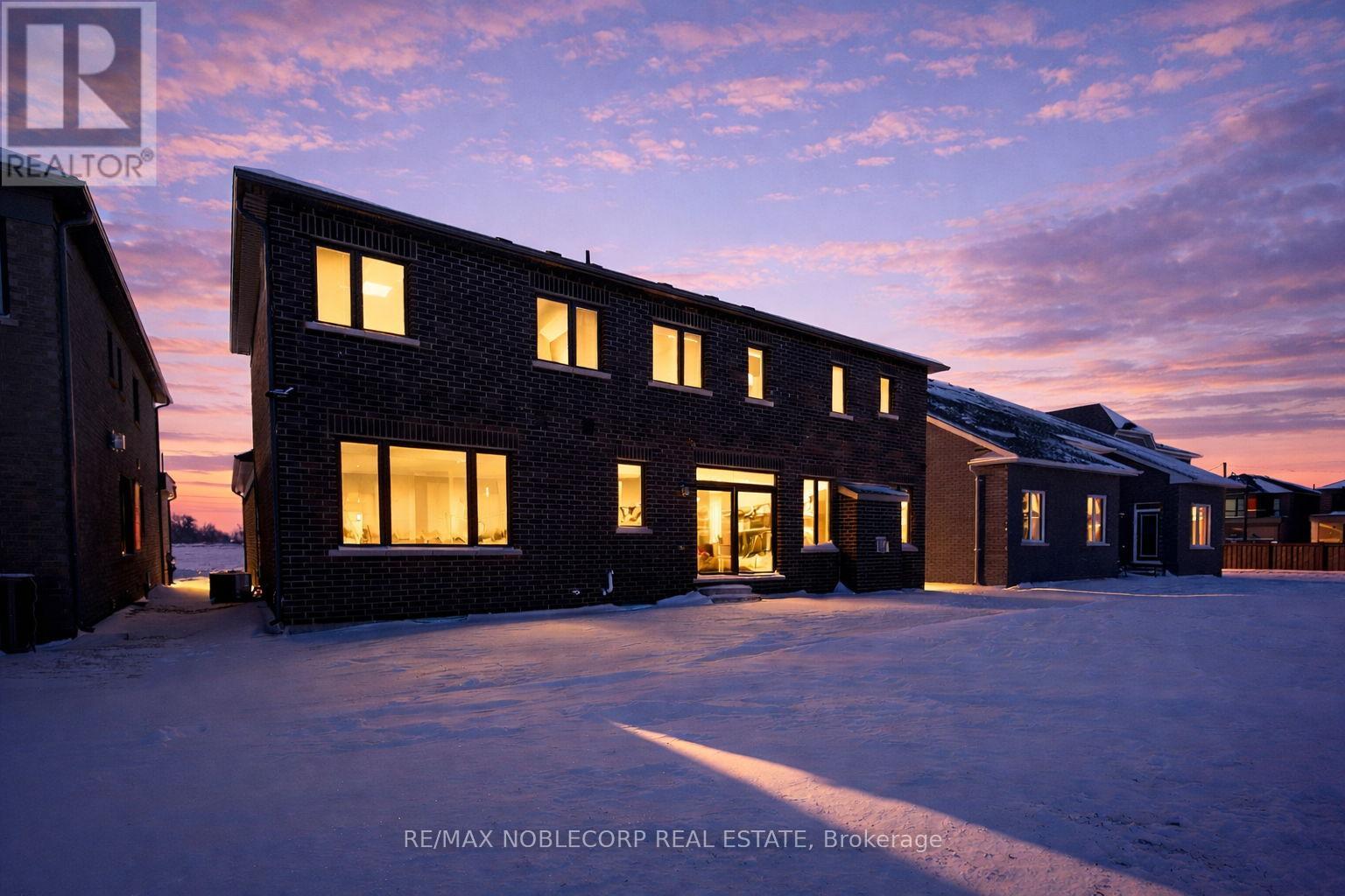 36 Felhazi Trail, Essa, Ontario  L3W 0A4 - Photo 42 - N12731738