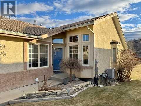 211 Canyon Boulevard W, Lethbridge, Alberta  T1K 6V1 - Photo 2 - A2279135