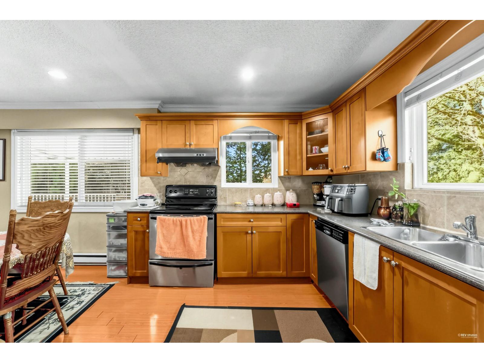 14136 59a Avenue, Surrey, British Columbia V3X 1C7 - Photo 3 - R3082198