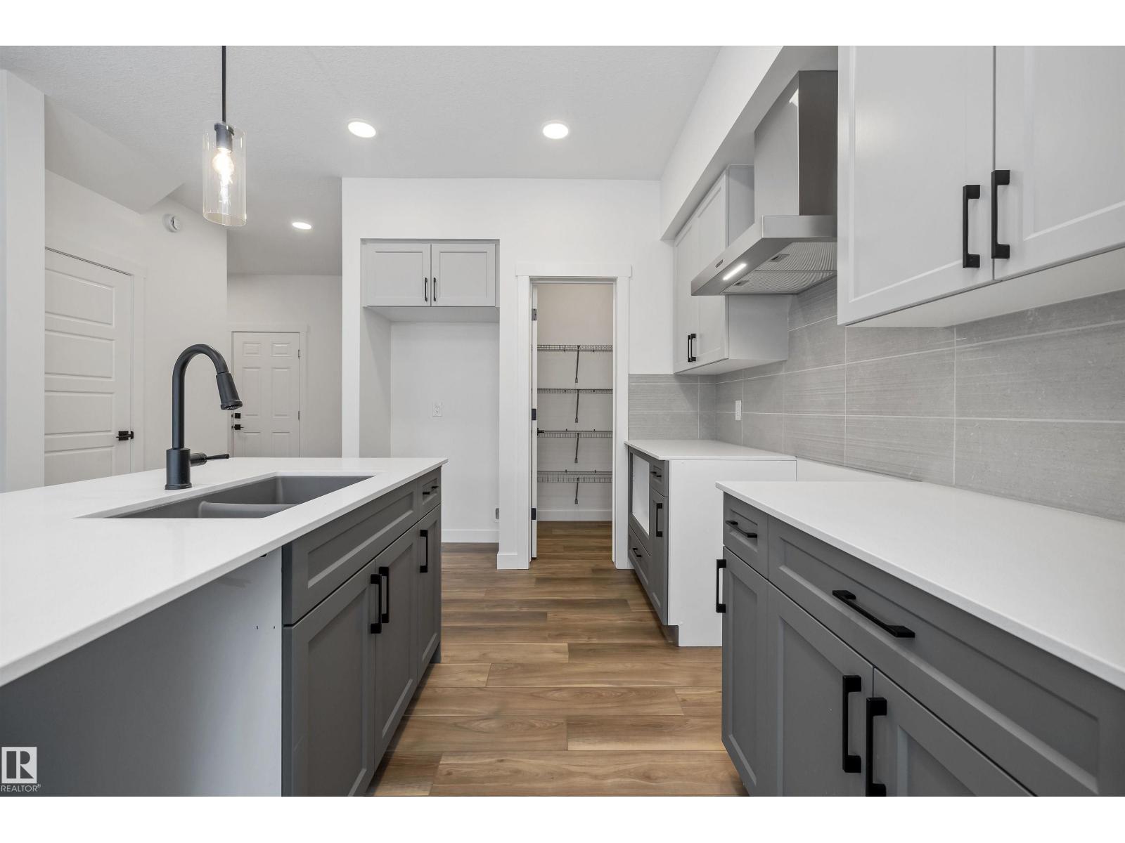 917 19 Av Nw, Edmonton, Alberta  T6T 2X4 - Photo 10 - E4470954