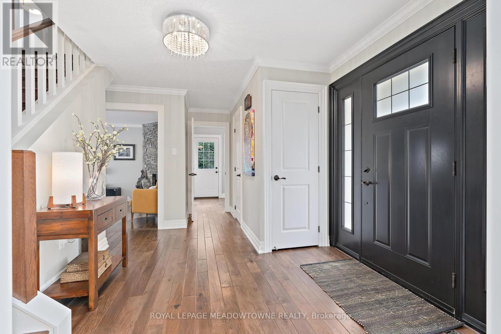 25 Hillside Drive, Halton Hills, Ontario  L7G 4W2 - Photo 4 - W12731696