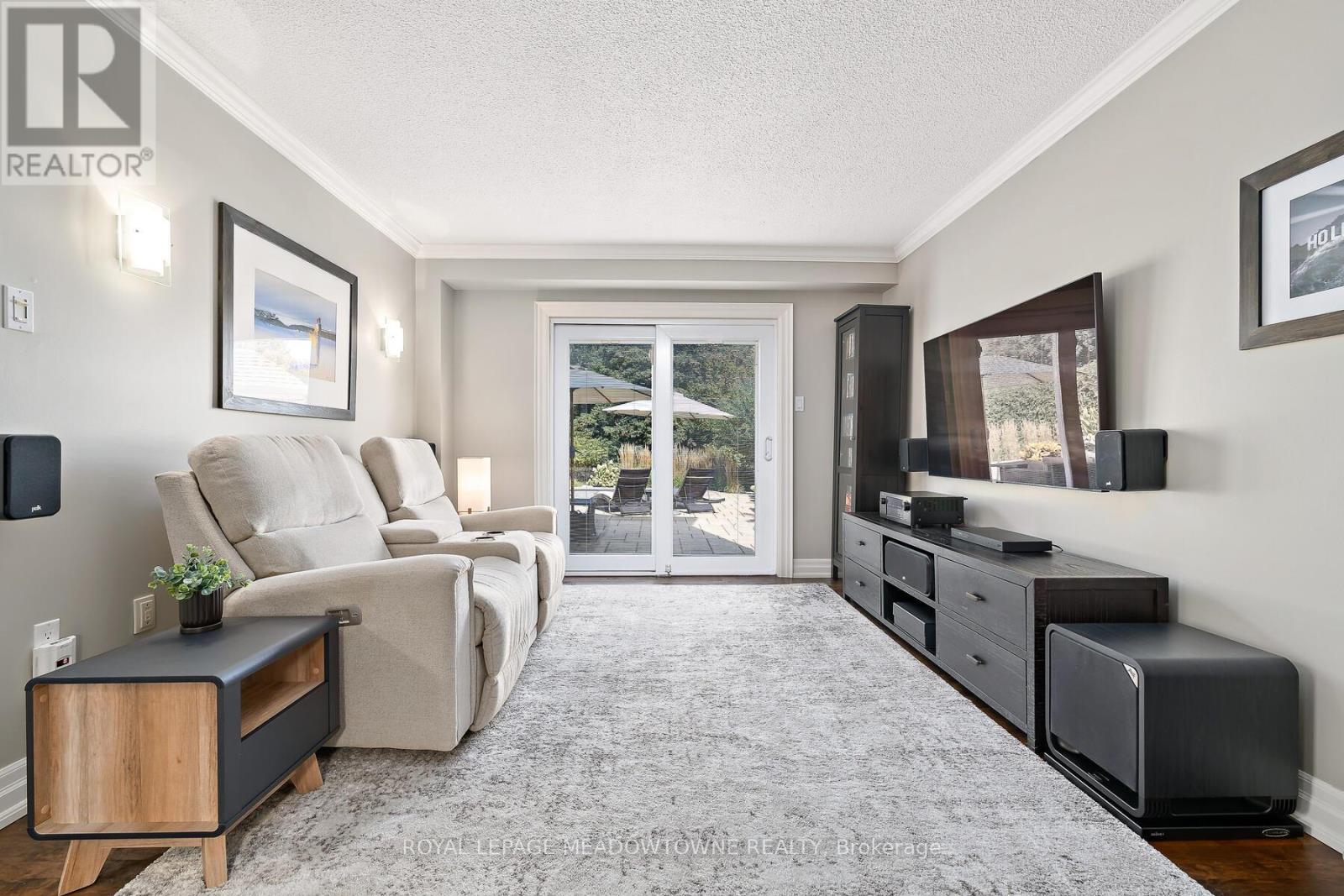 25 Hillside Drive, Halton Hills, Ontario  L7G 4W2 - Photo 7 - W12731696