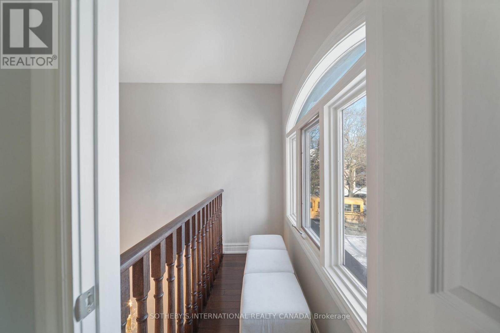 1939 Calgary Court, Mississauga, Ontario  L5H 4J1 - Photo 12 - W12731708