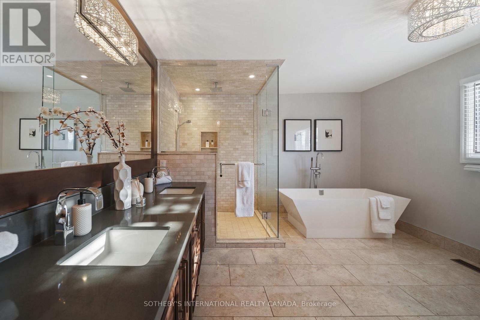 1939 Calgary Court, Mississauga, Ontario  L5H 4J1 - Photo 33 - W12731708