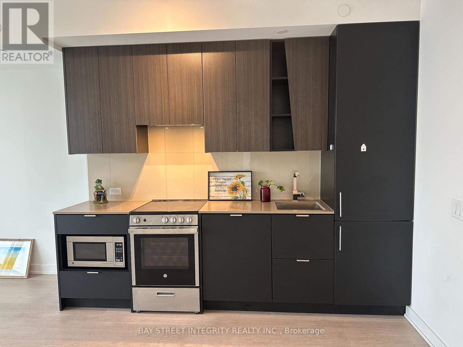 1508 - 3883 Quartz Road, Mississauga, Ontario  L5B 0M4 - Photo 6 - W12731714