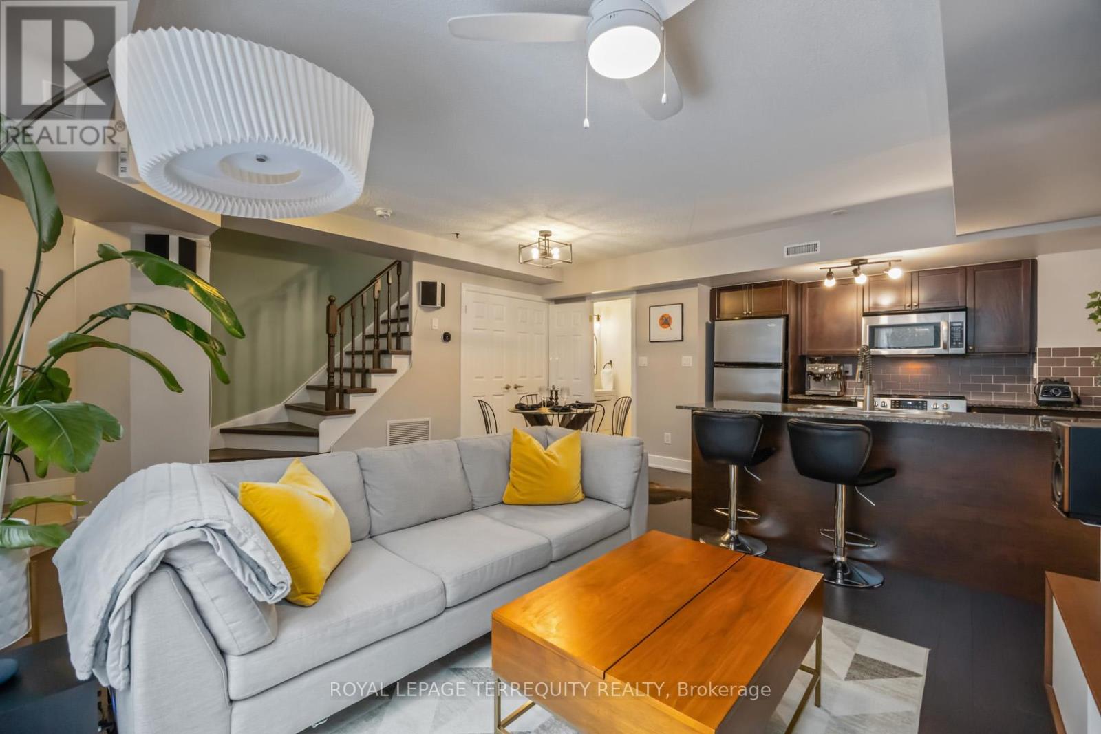 130 - 25 TURNTABLE CRESCENT, Toronto, Ontario