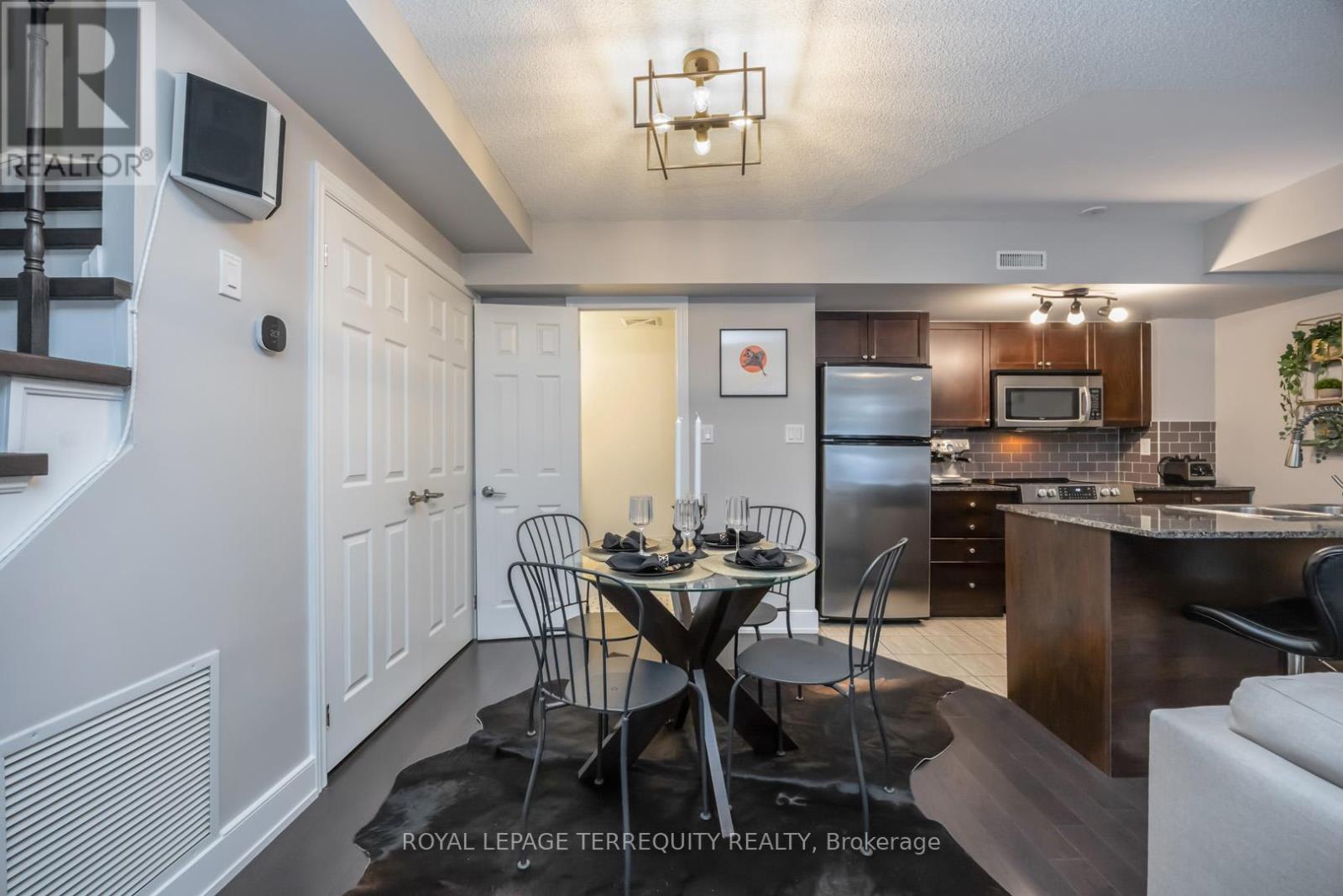 130 - 25 Turntable Crescent, Toronto, Ontario  M6H 4K8 - Photo 10 - W12731728