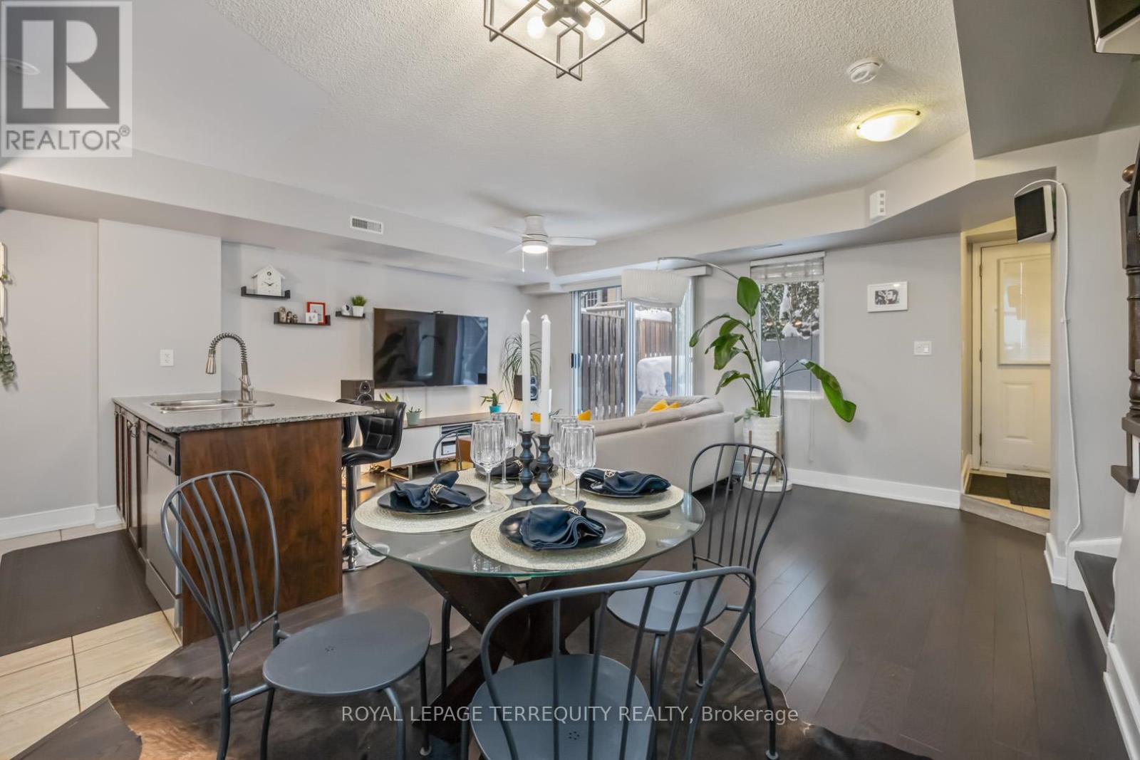 130 - 25 Turntable Crescent, Toronto, Ontario  M6H 4K8 - Photo 15 - W12731728