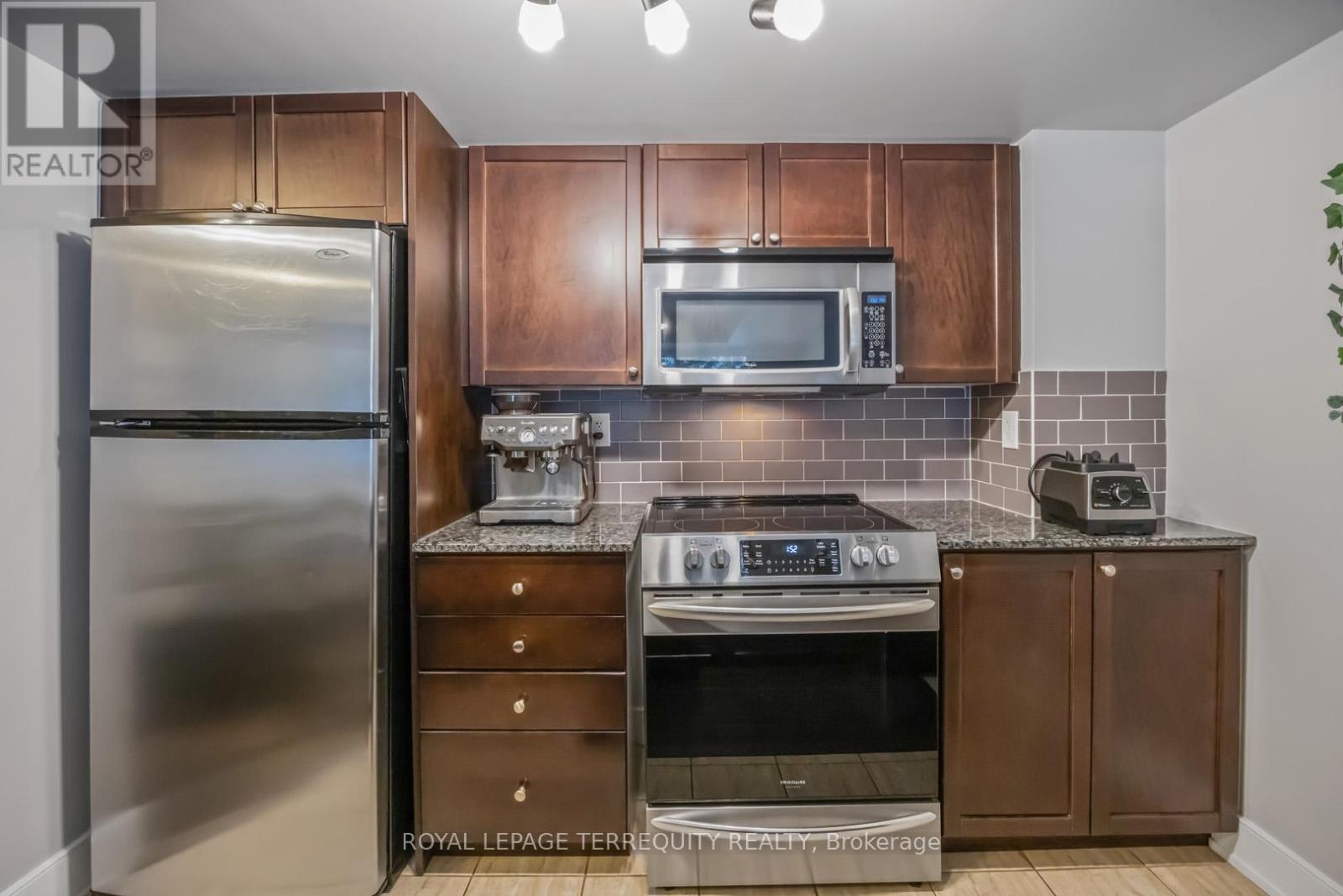 130 - 25 Turntable Crescent, Toronto, Ontario  M6H 4K8 - Photo 19 - W12731728