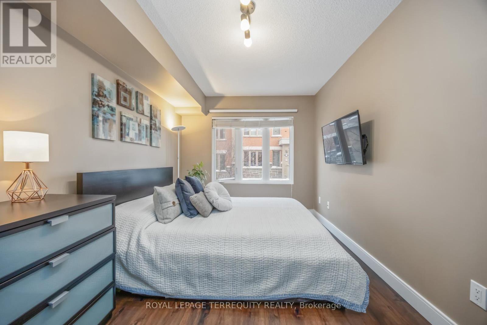 130 - 25 Turntable Crescent, Toronto, Ontario  M6H 4K8 - Photo 22 - W12731728