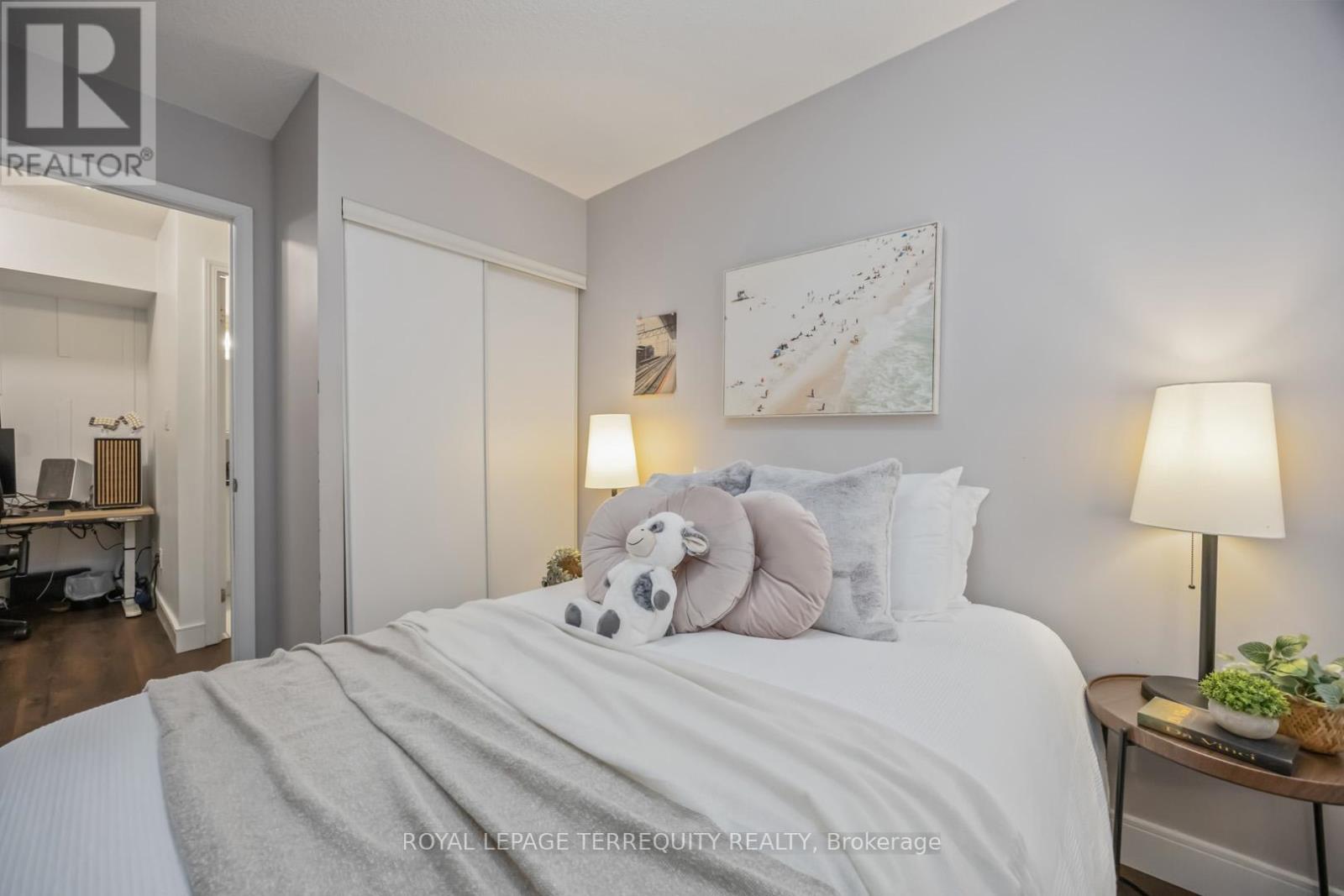 130 - 25 Turntable Crescent, Toronto, Ontario  M6H 4K8 - Photo 28 - W12731728