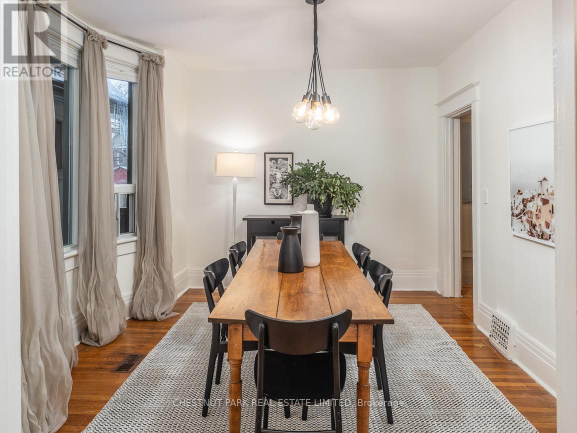 27 Radford Avenue, Toronto, Ontario  M6R 1Z5 - Photo 11 - W12731742