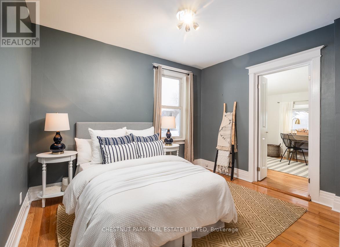 27 Radford Avenue, Toronto, Ontario  M6R 1Z5 - Photo 15 - W12731742