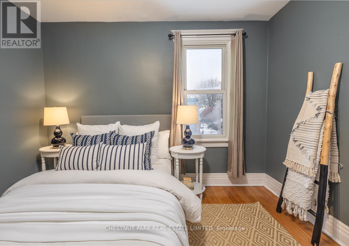 27 Radford Avenue, Toronto, Ontario  M6R 1Z5 - Photo 16 - W12731742