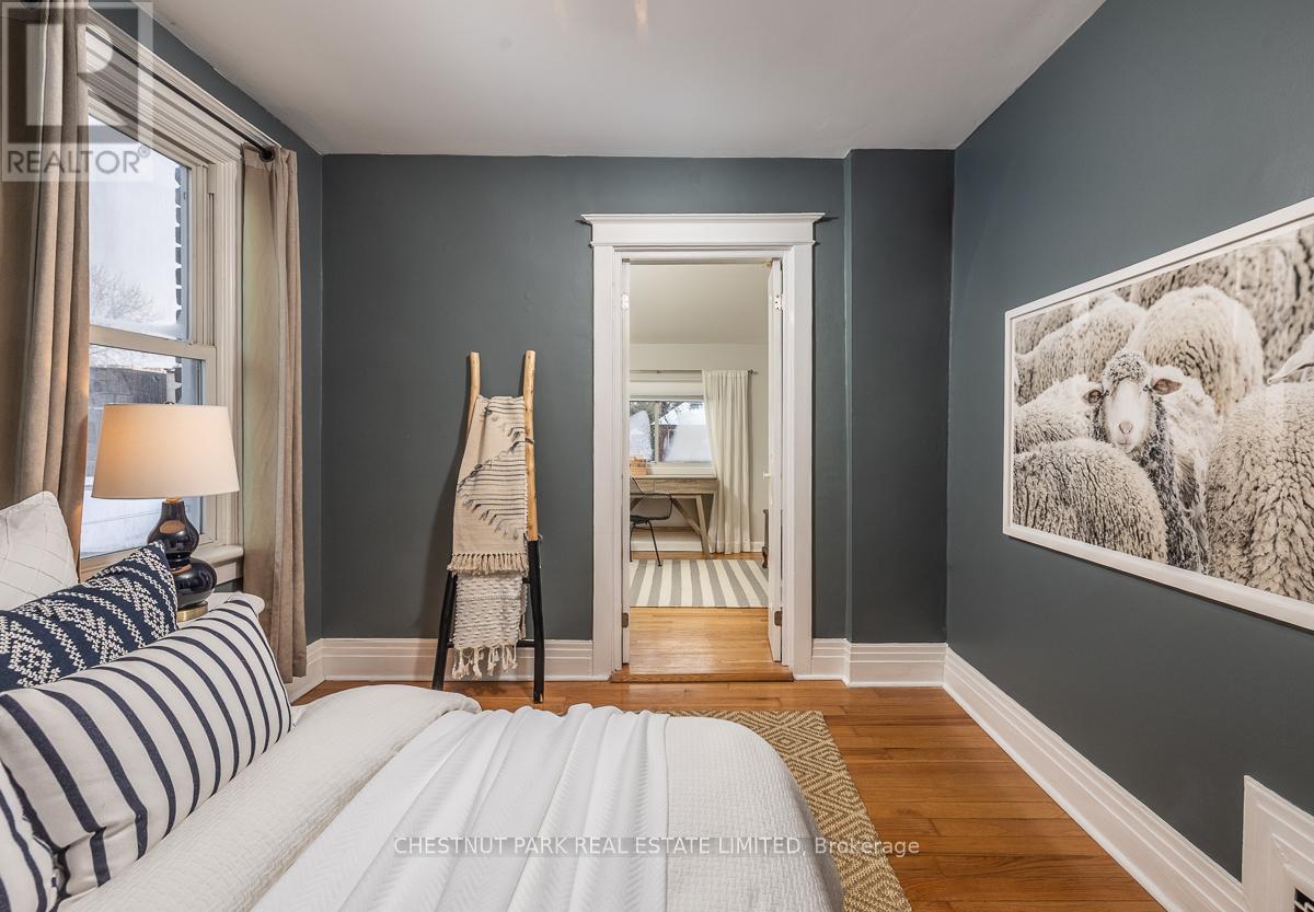 27 Radford Avenue, Toronto, Ontario  M6R 1Z5 - Photo 18 - W12731742