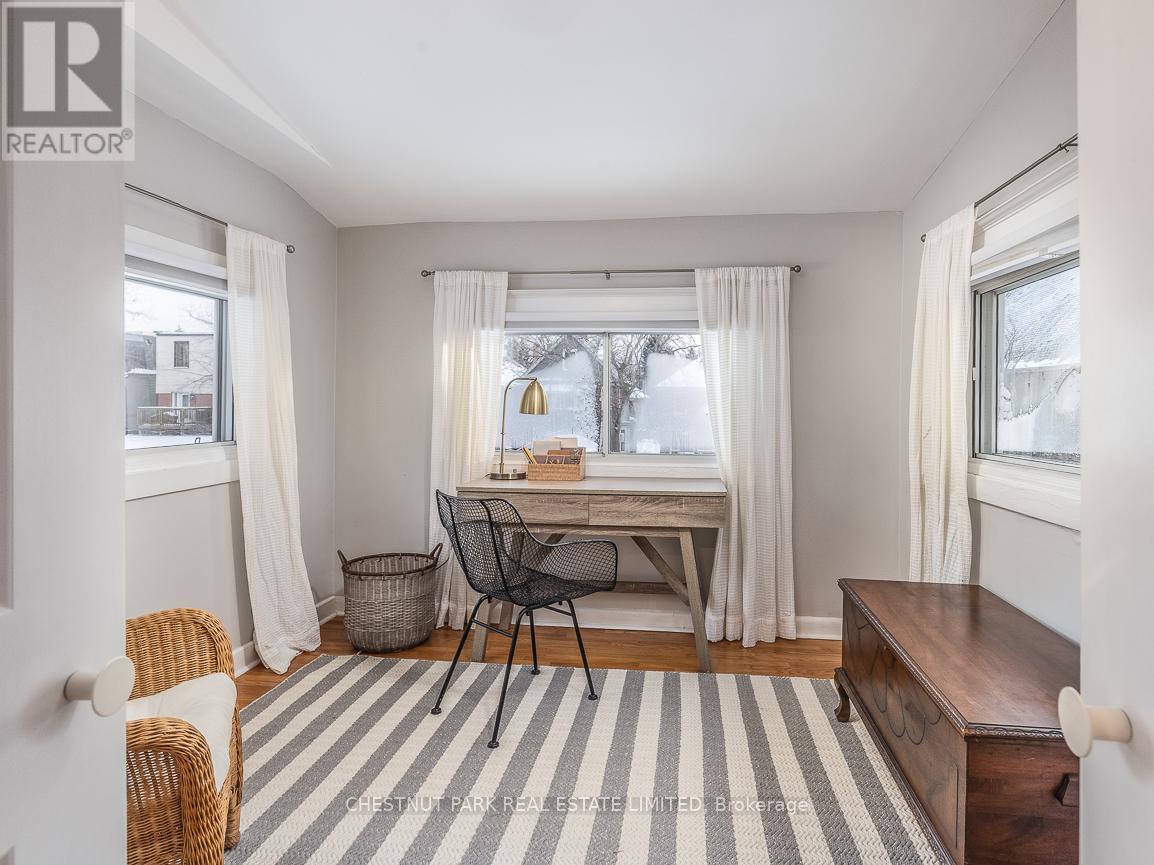 27 Radford Avenue, Toronto, Ontario  M6R 1Z5 - Photo 19 - W12731742