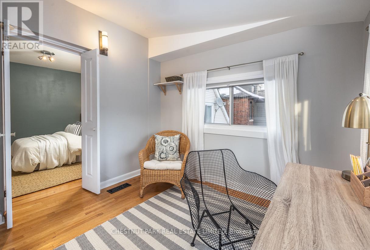 27 Radford Avenue, Toronto, Ontario  M6R 1Z5 - Photo 21 - W12731742