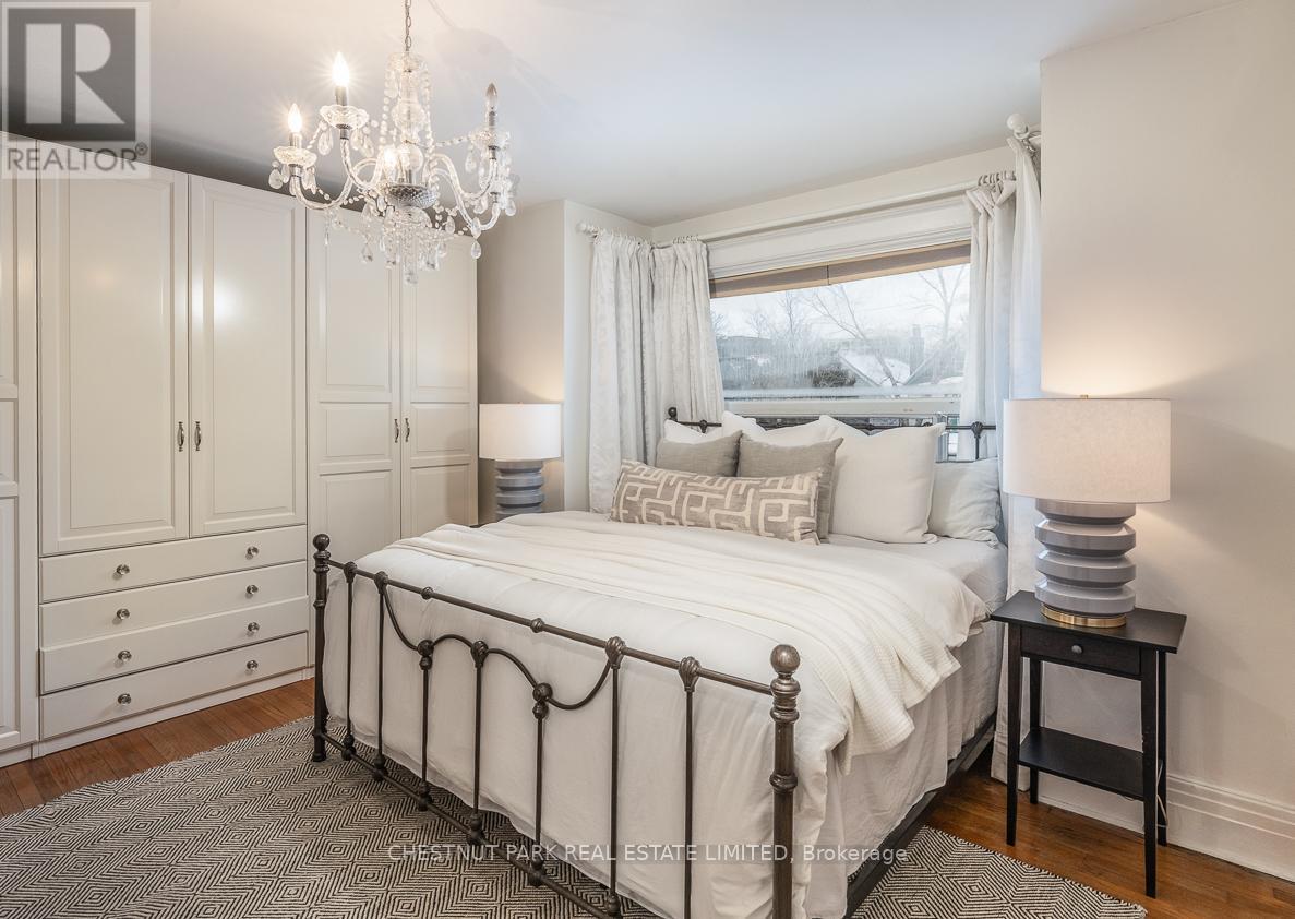 27 Radford Avenue, Toronto, Ontario  M6R 1Z5 - Photo 24 - W12731742