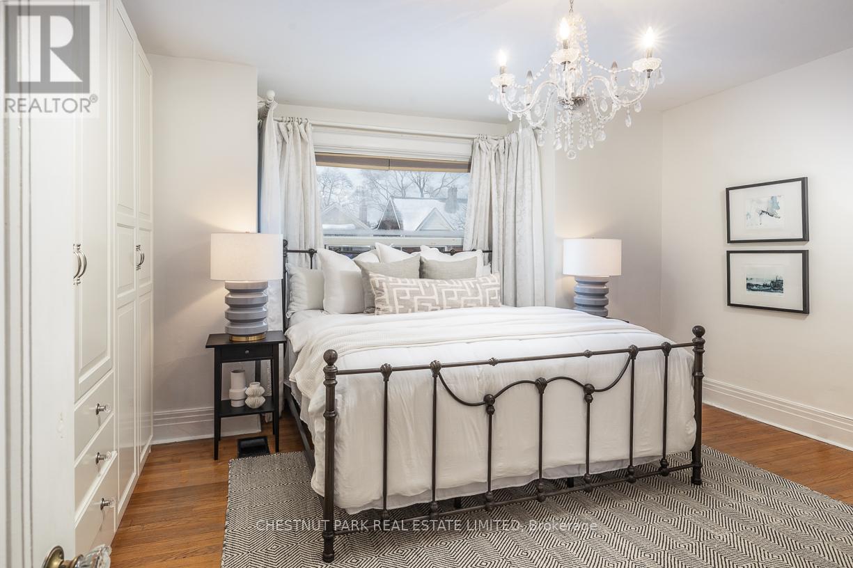 27 Radford Avenue, Toronto, Ontario  M6R 1Z5 - Photo 25 - W12731742