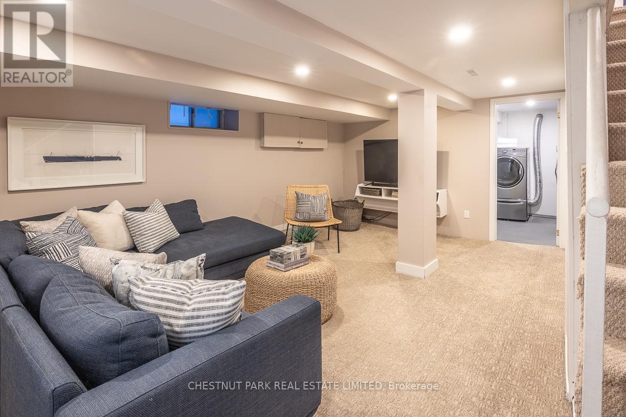 27 Radford Avenue, Toronto, Ontario  M6R 1Z5 - Photo 27 - W12731742