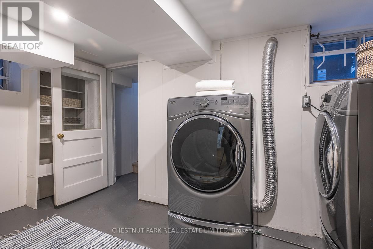 27 Radford Avenue, Toronto, Ontario  M6R 1Z5 - Photo 30 - W12731742