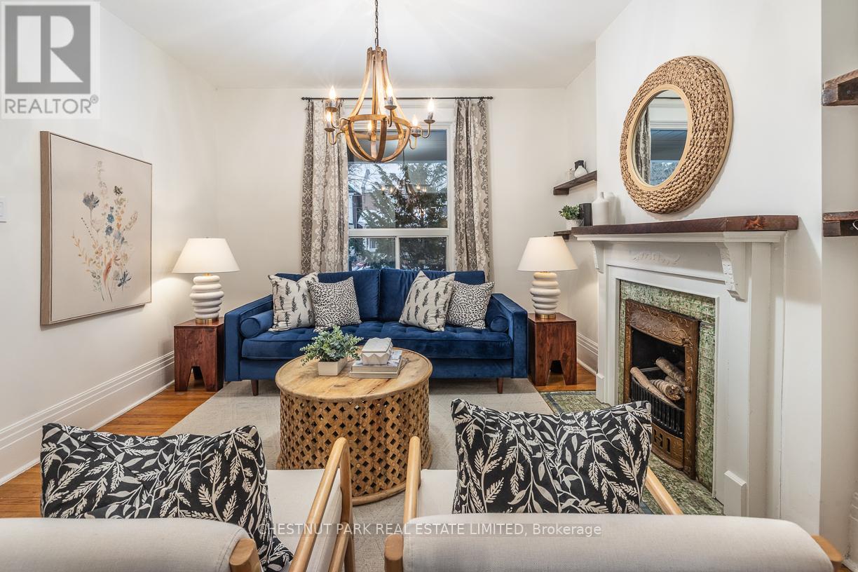 27 Radford Avenue, Toronto, Ontario  M6R 1Z5 - Photo 8 - W12731742