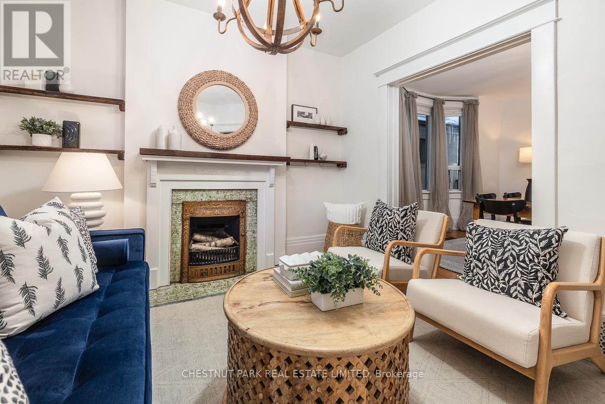 27 Radford Avenue, Toronto, Ontario  M6R 1Z5 - Photo 9 - W12731742