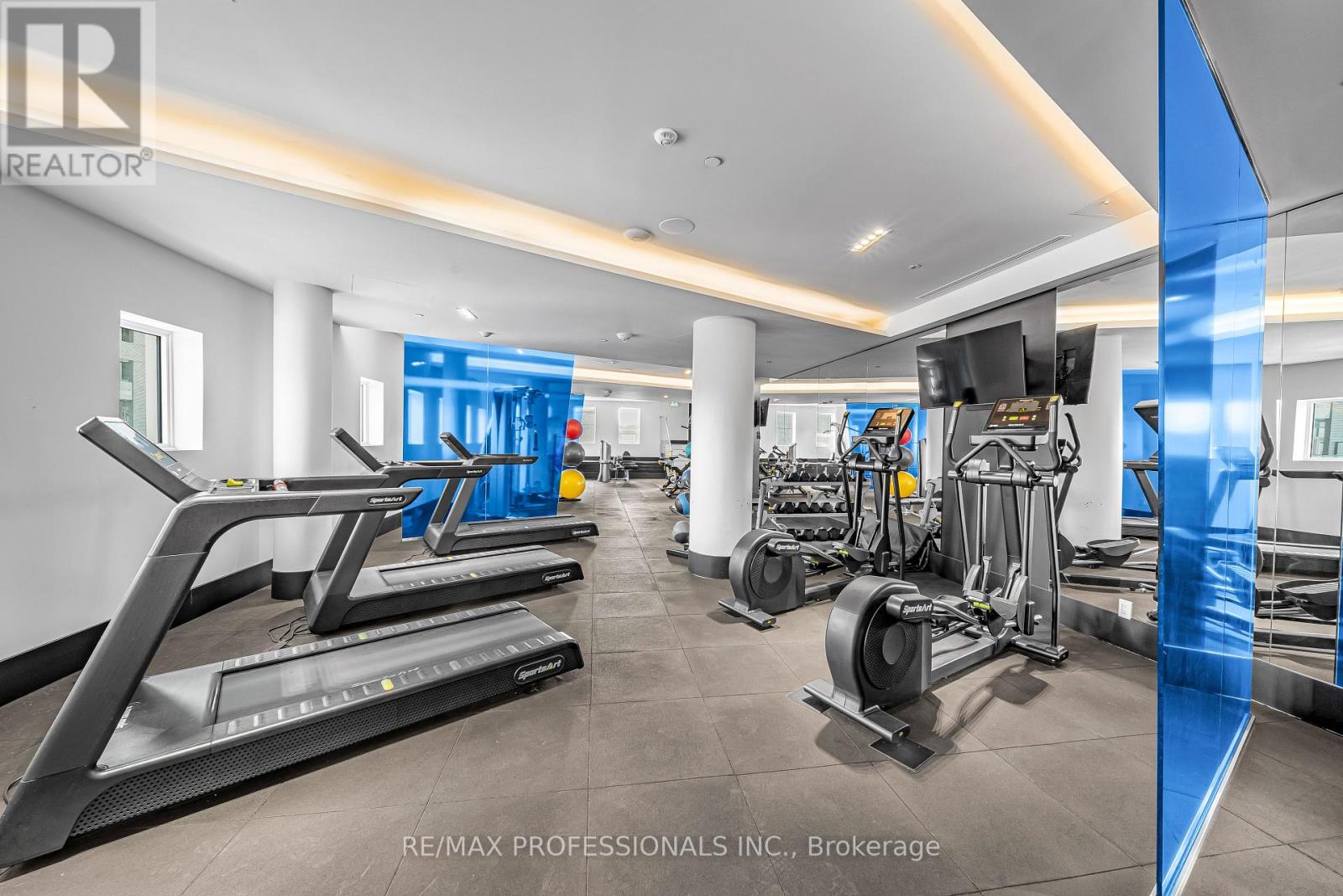 2005 - 20 Brin Drive, Toronto, Ontario  M8X 1Y6 - Photo 20 - W12731780