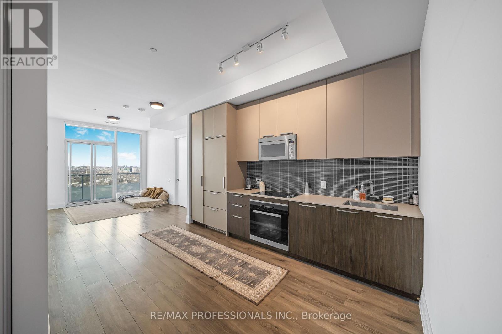 2005 - 20 Brin Drive, Toronto, Ontario  M8X 1Y6 - Photo 7 - W12731780