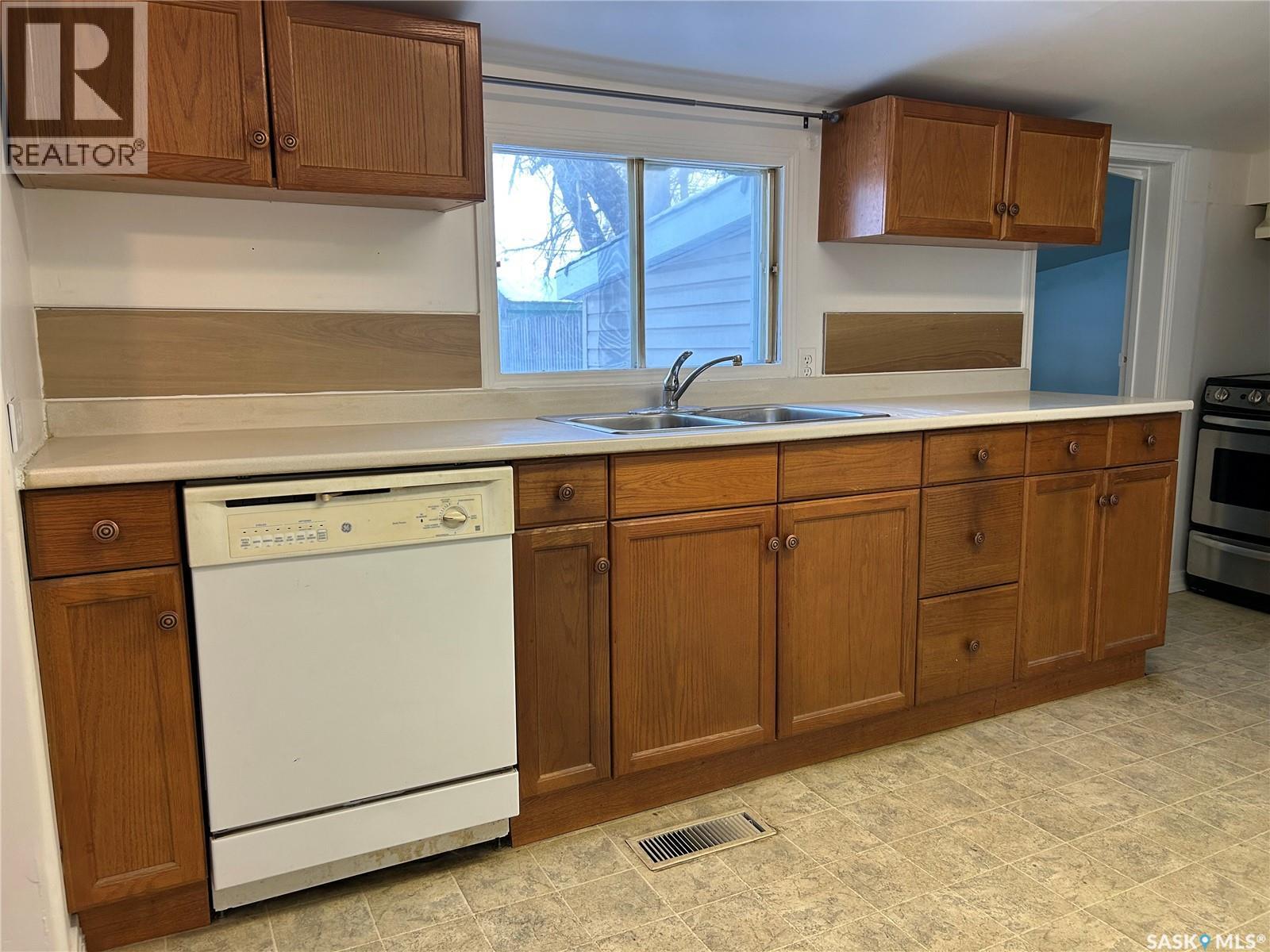 605 2nd Street, Estevan, Saskatchewan  S4A 0K8 - Photo 9 - SK027445