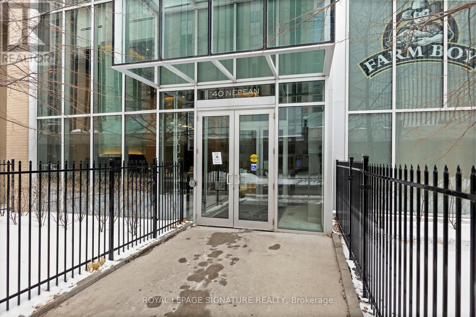 1307 - 40 Nepean Street, Ottawa, Ontario  K2P 0X5 - Photo 3 - X12731690