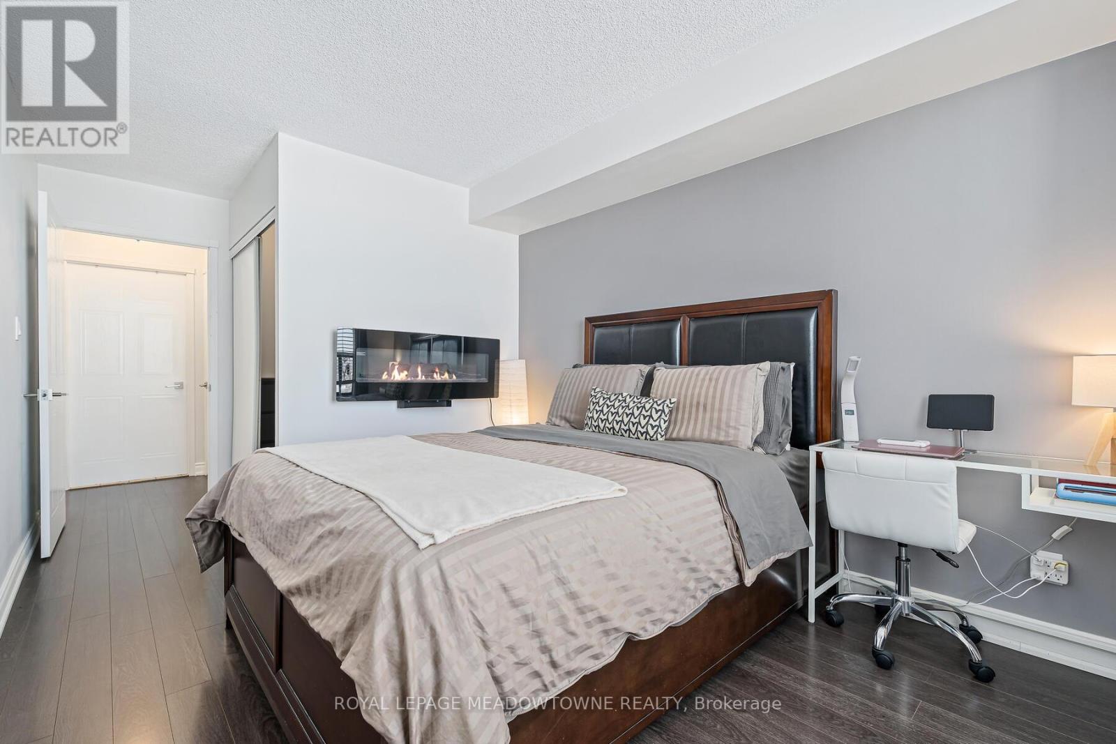 2015 - 135 Hillcrest Avenue, Mississauga, Ontario  L5B 4B1 - Photo 18 - W12719744