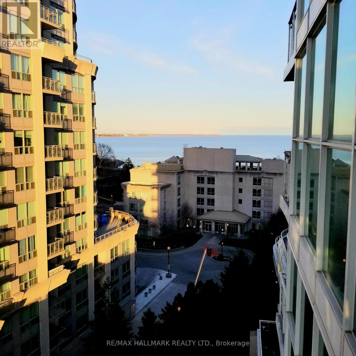 801 - 2067 Lake Shore Boulevard W, Toronto, Ontario  M8V 4B8 - Photo 32 - W12731660