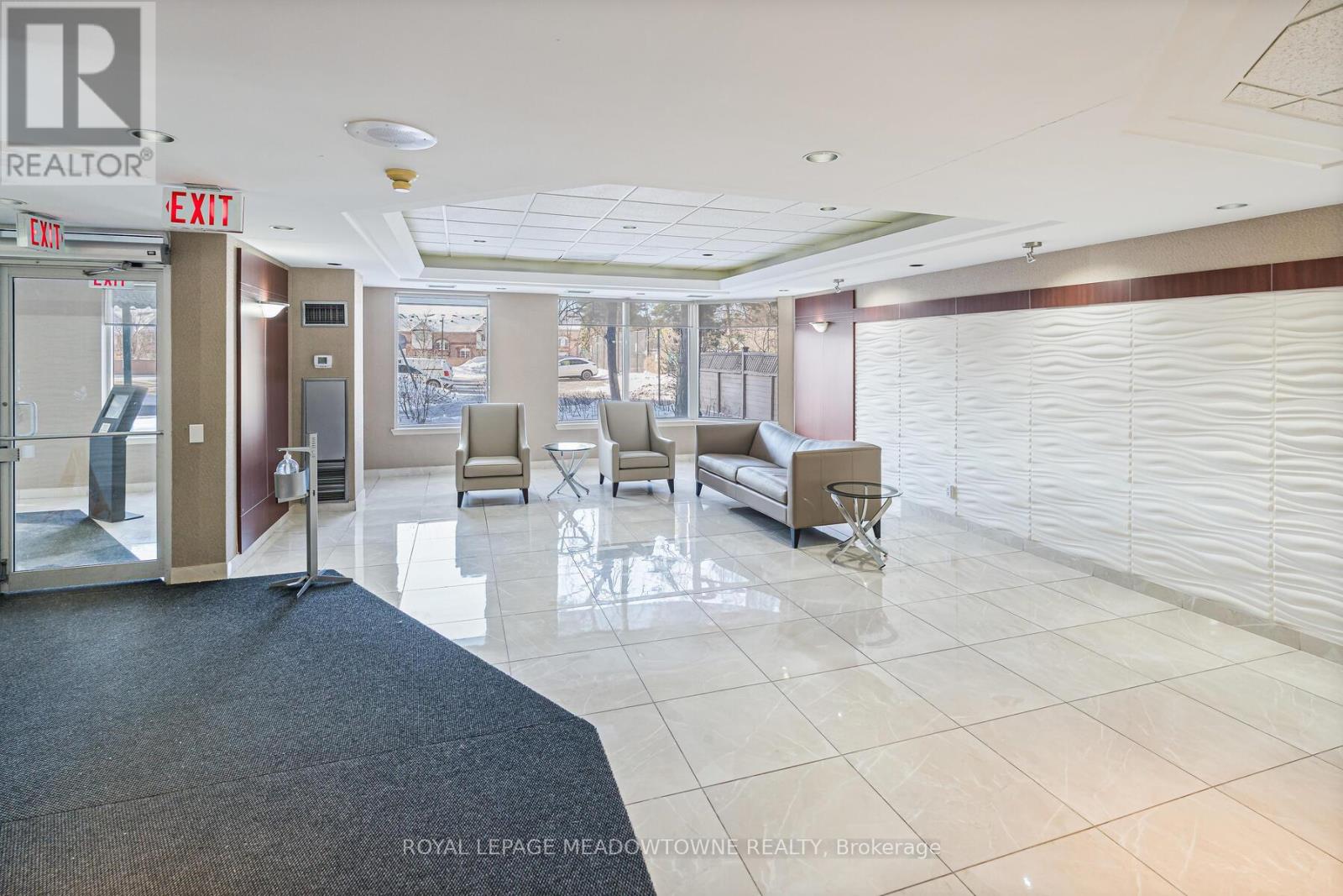 2015 - 135 Hillcrest Avenue, Mississauga, Ontario  L5B 4B1 - Photo 31 - W12719744