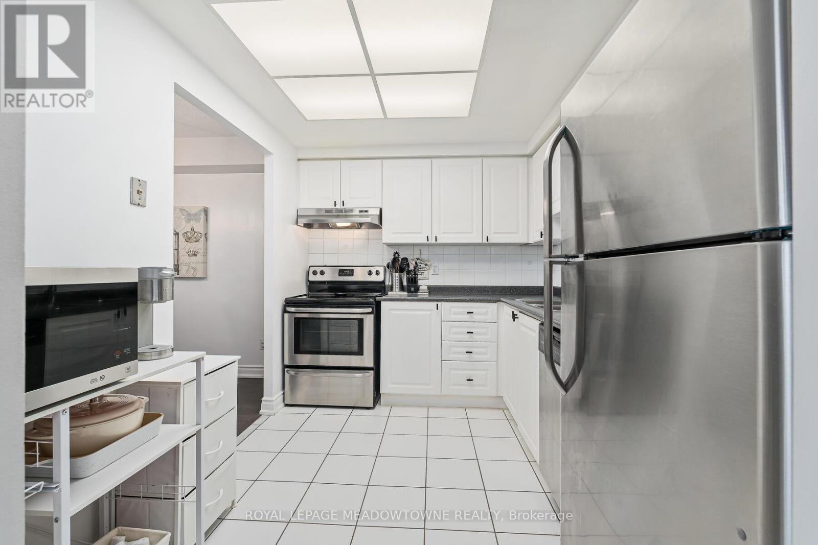 2015 - 135 Hillcrest Avenue, Mississauga, Ontario  L5B 4B1 - Photo 14 - W12719744