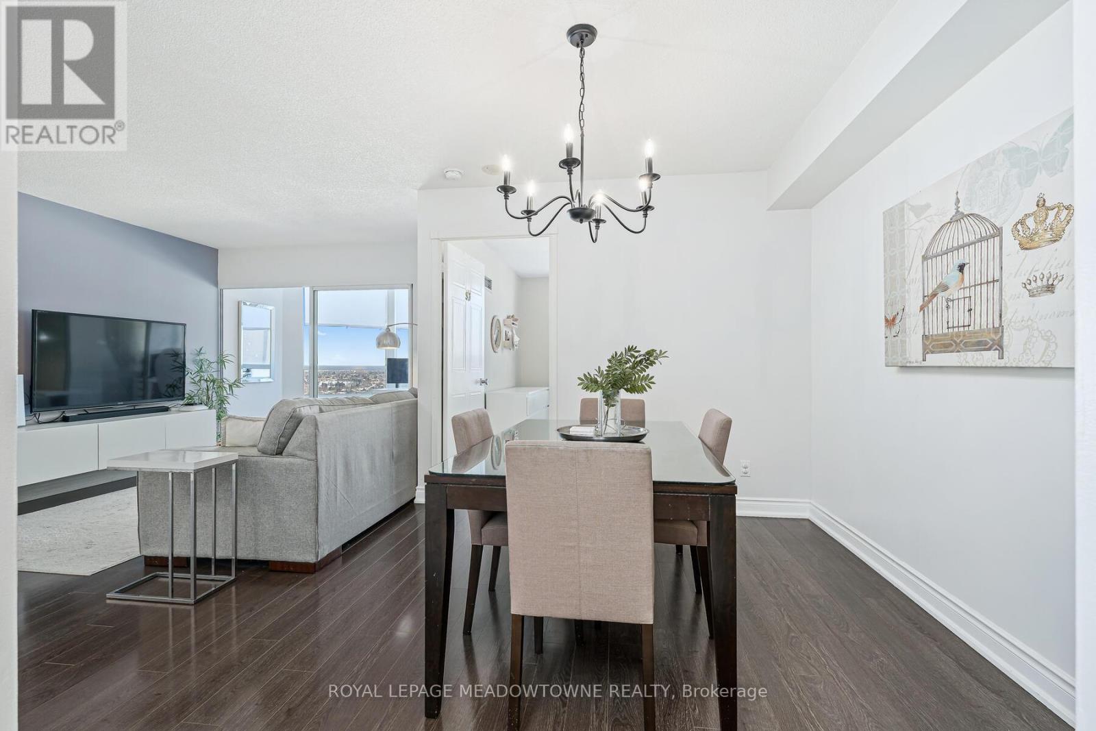 2015 - 135 Hillcrest Avenue, Mississauga, Ontario  L5B 4B1 - Photo 10 - W12719744