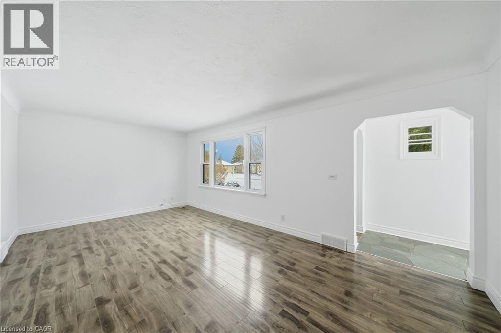 11 Nickerson Avenue, St. Catharines, Ontario  L2N 3L9 - Photo 5 - 40800741