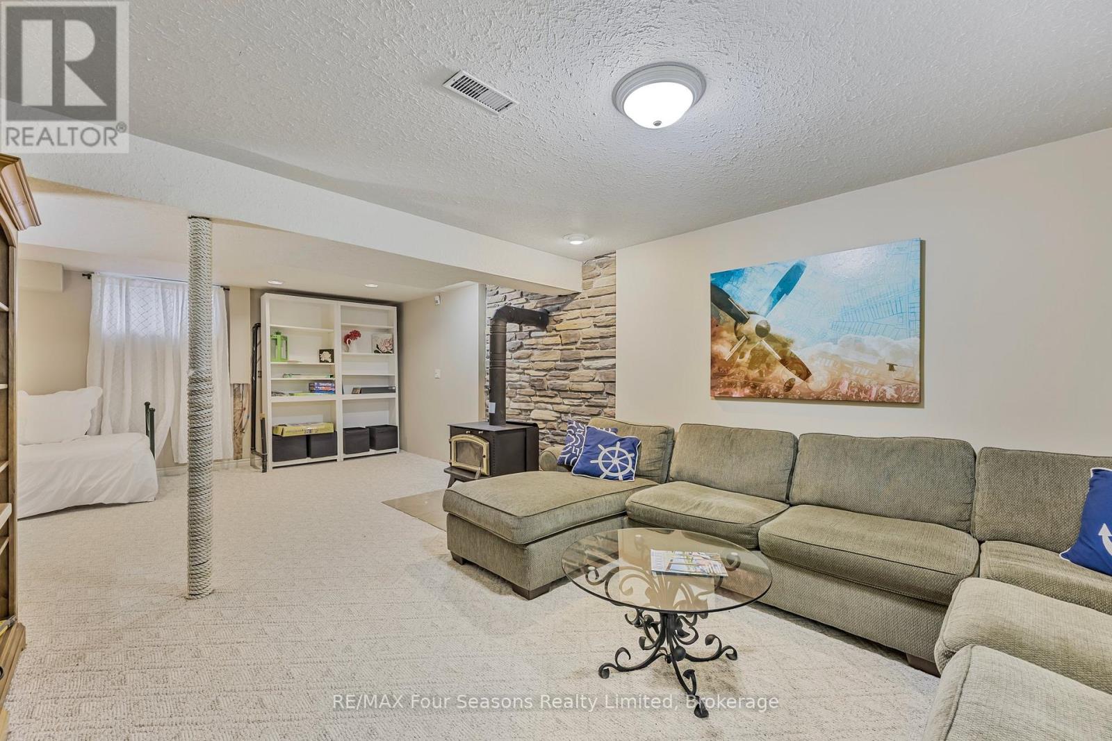 3 Sydenham Trail E, Clearview, Ontario  L0M 1H0 - Photo 26 - S12731946