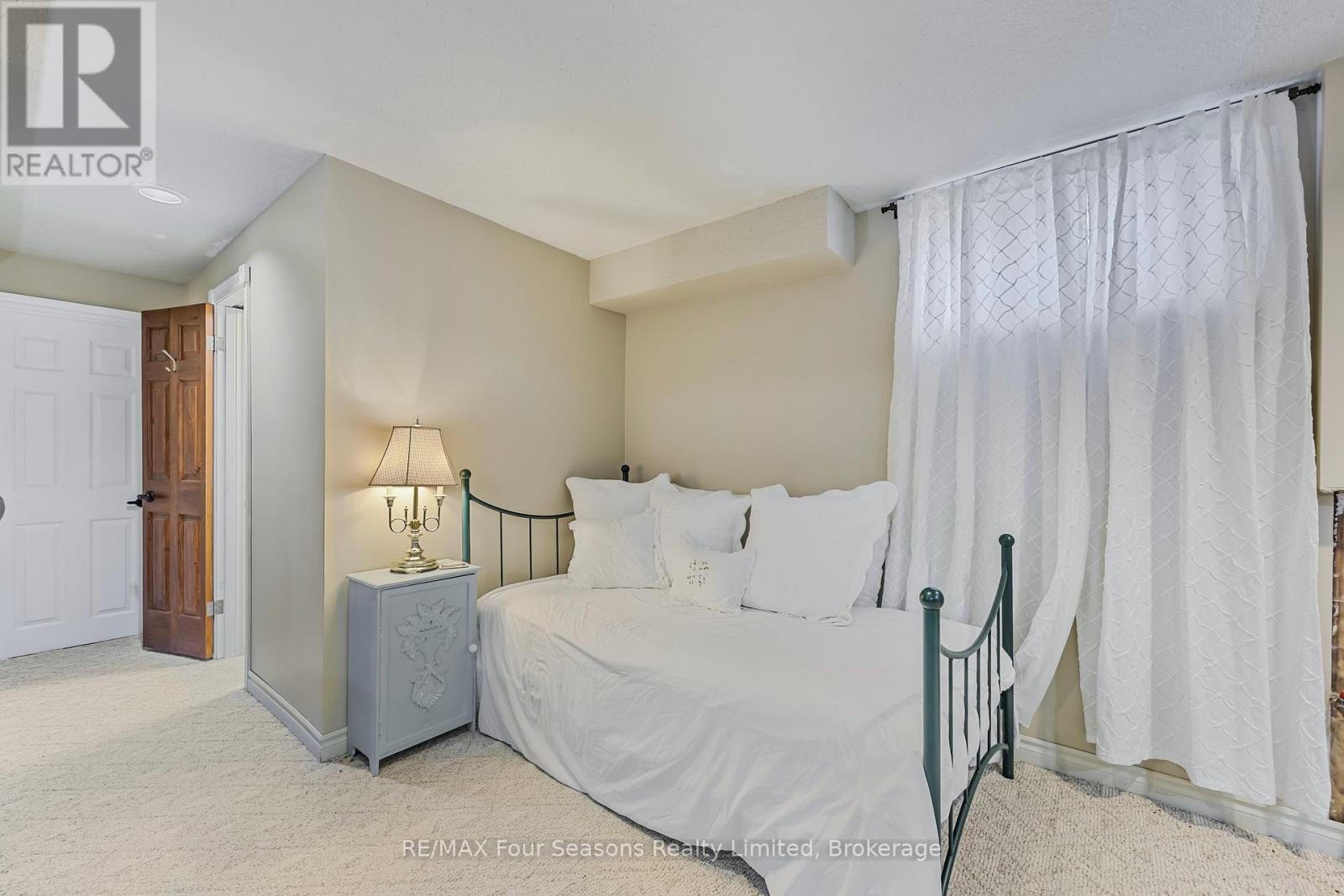 3 Sydenham Trail E, Clearview, Ontario  L0M 1H0 - Photo 29 - S12731946