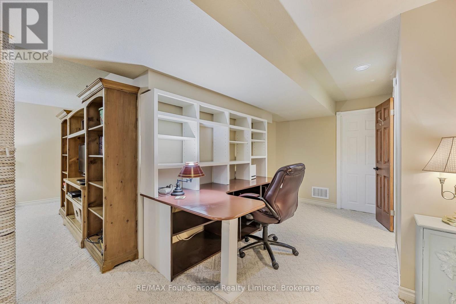 3 Sydenham Trail E, Clearview, Ontario  L0M 1H0 - Photo 31 - S12731946