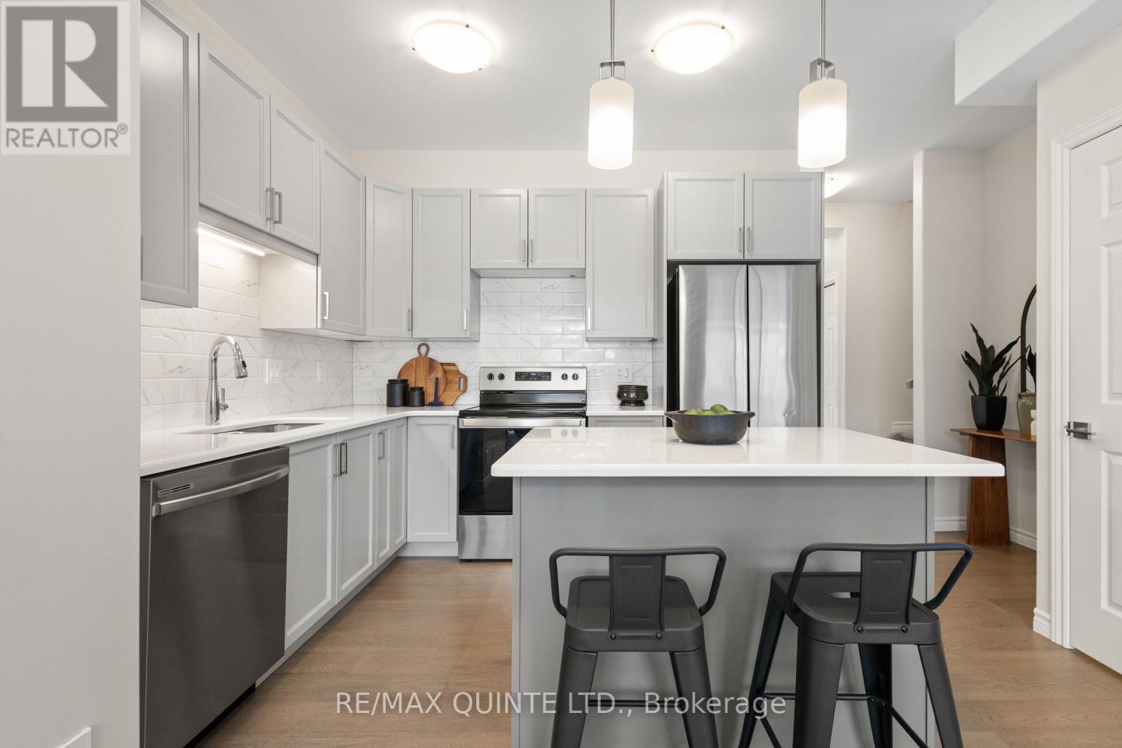 12 Otonabee Street, Belleville (Thurlow Ward), Ontario  K8N 0T3 - Photo 13 - X12731960