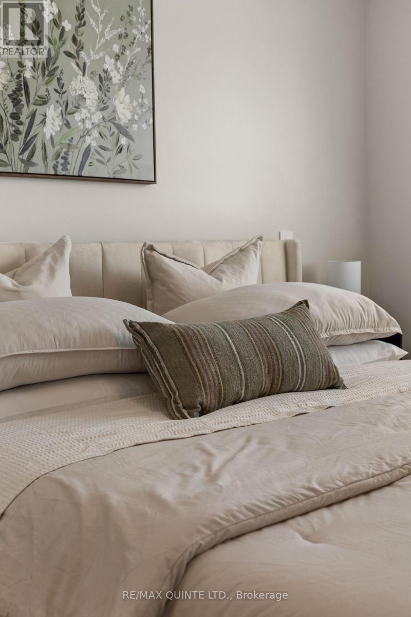 12 Otonabee Street, Belleville (Thurlow Ward), Ontario  K8N 0T3 - Photo 33 - X12731960