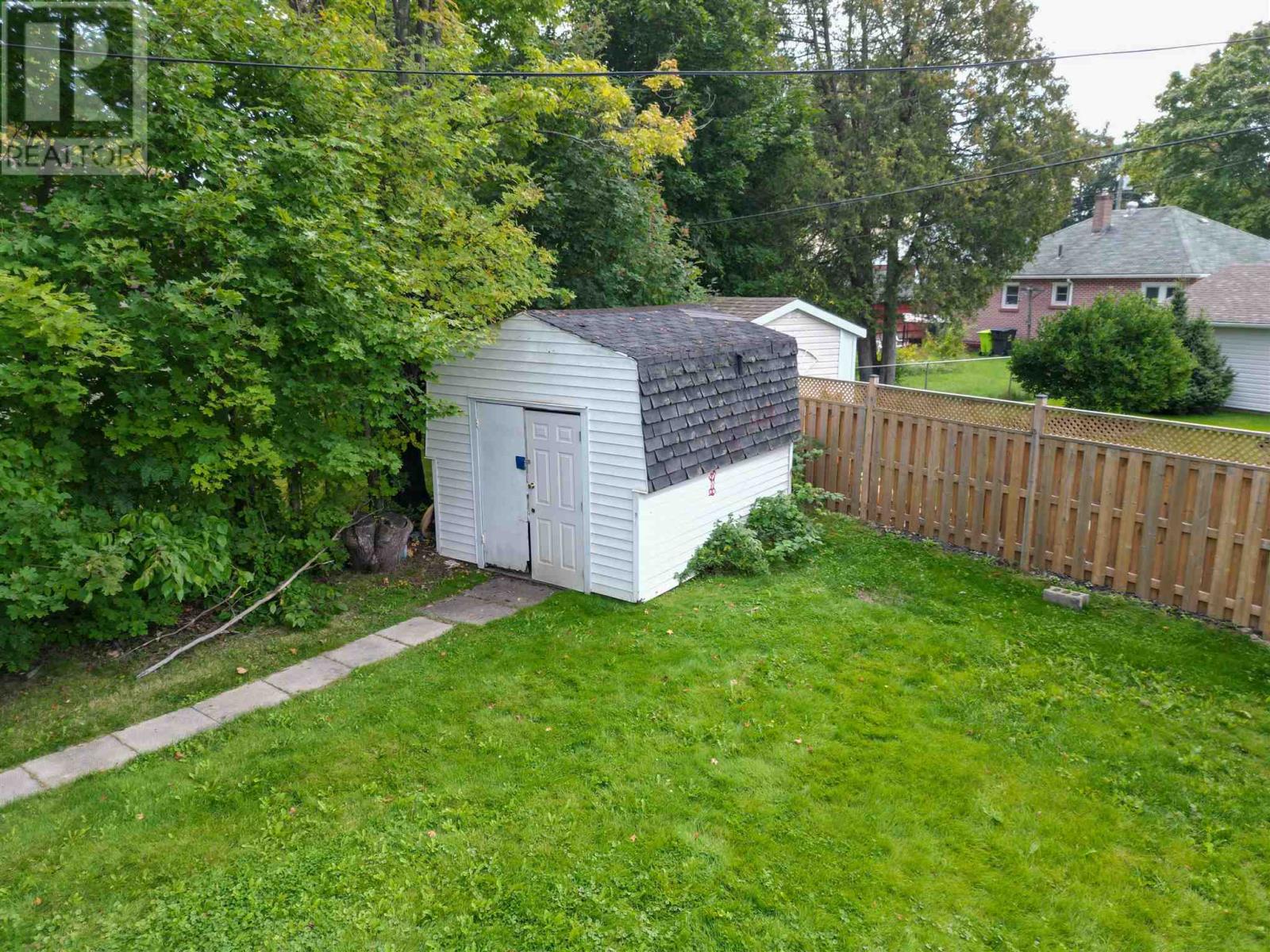 59 Mark St, Sault Ste. Marie, Ontario  P6A 3M1 - Photo 5 - SM260175