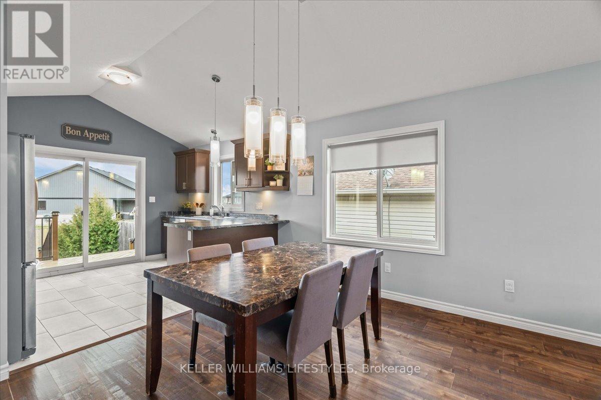 4008 Edward Street, Petrolia, Ontario  N0N 1R0 - Photo 12 - X12731810