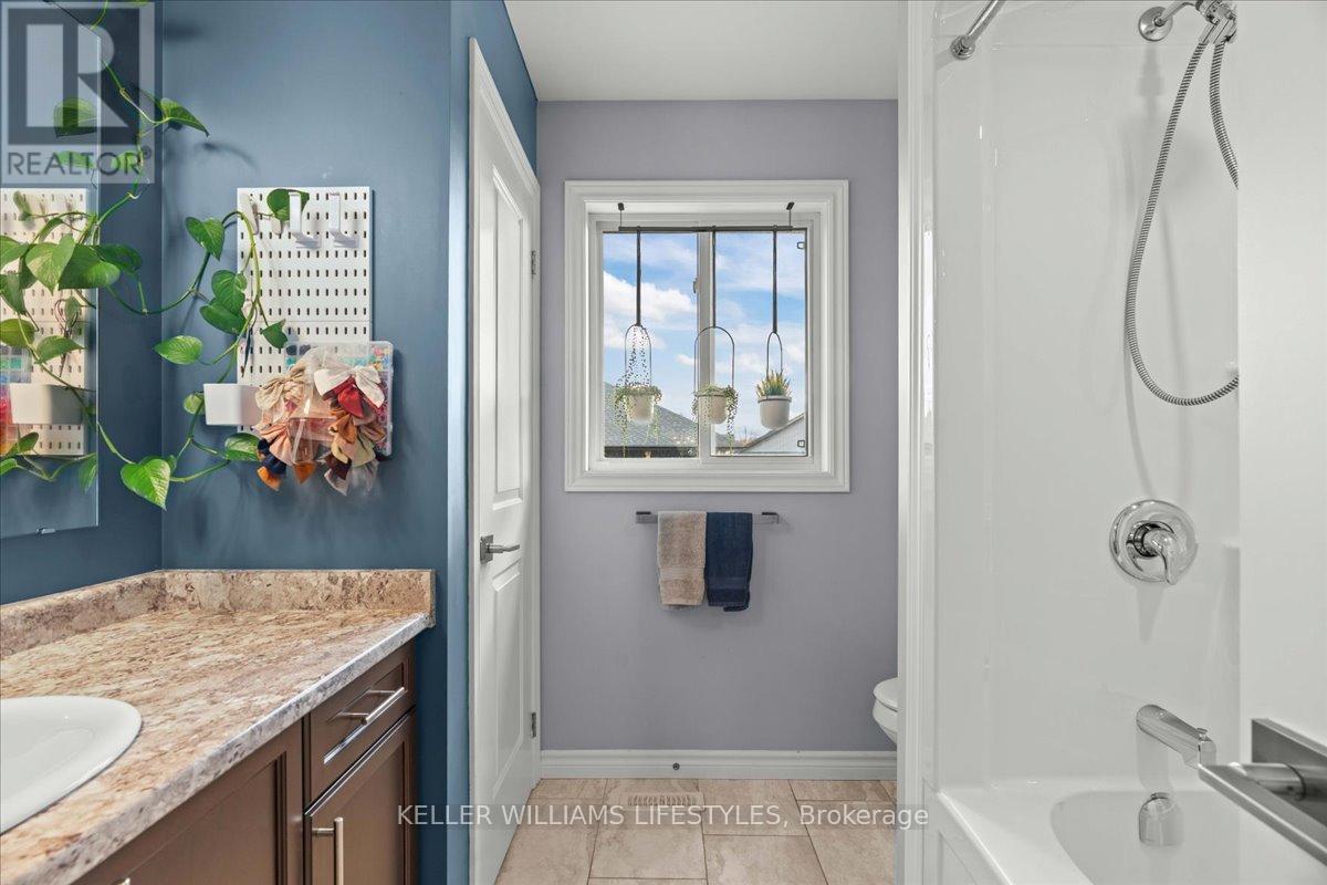 4008 Edward Street, Petrolia, Ontario  N0N 1R0 - Photo 19 - X12731810