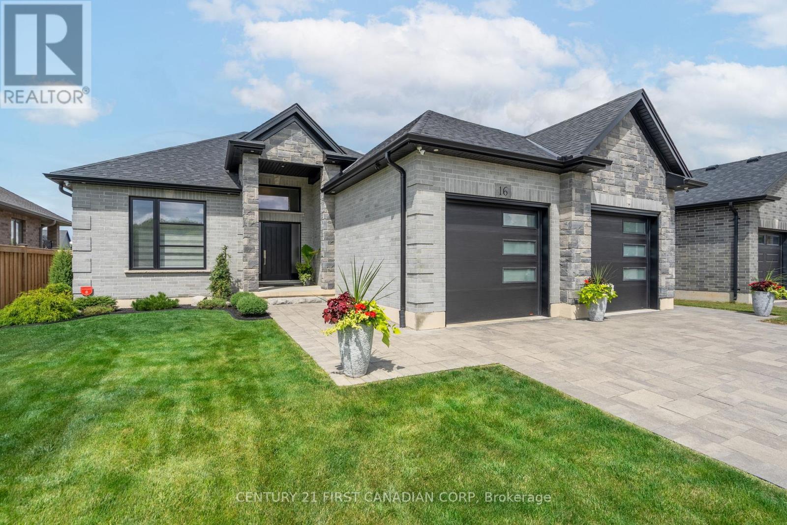 16 FOXBOROUGH PLACE, Thames Centre, Ontario