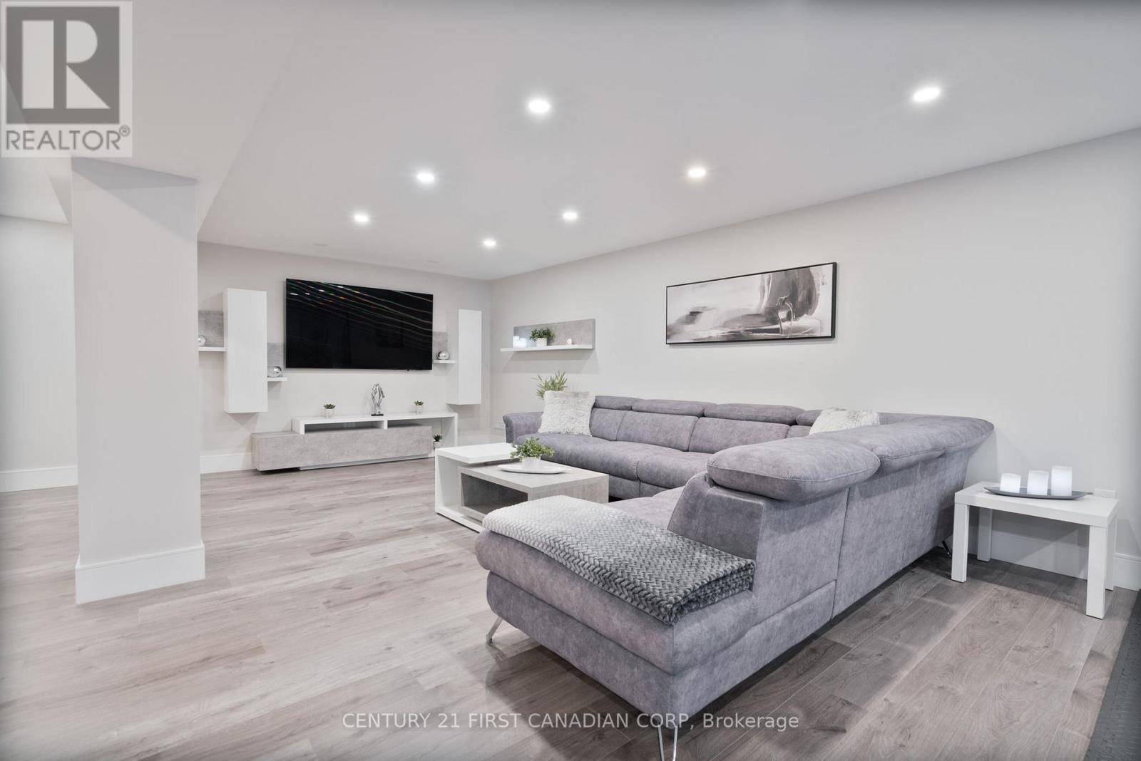 16 Foxborough Place, Thames Centre, Ontario  N0M 2P0 - Photo 22 - X12731888