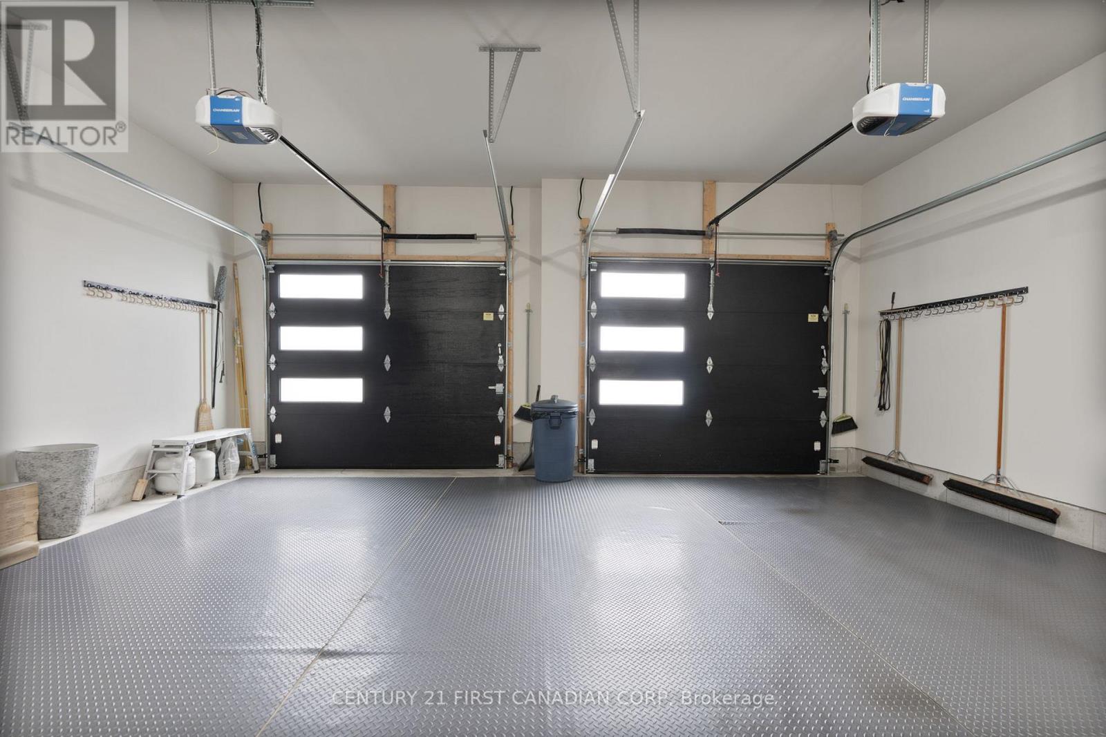 16 Foxborough Place, Thames Centre, Ontario  N0M 2P0 - Photo 32 - X12731888