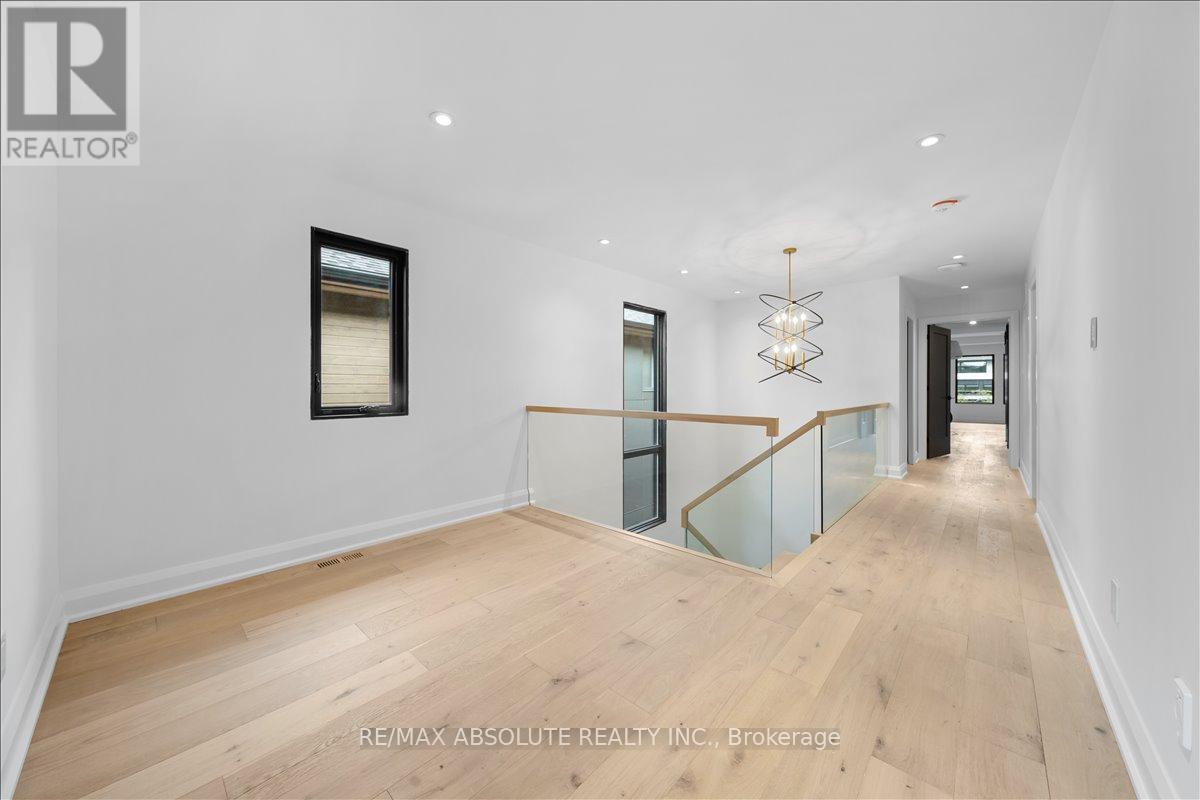 515 Roosevelt Avenue, Ottawa, Ontario  K2A 1Z9 - Photo 13 - X12731826