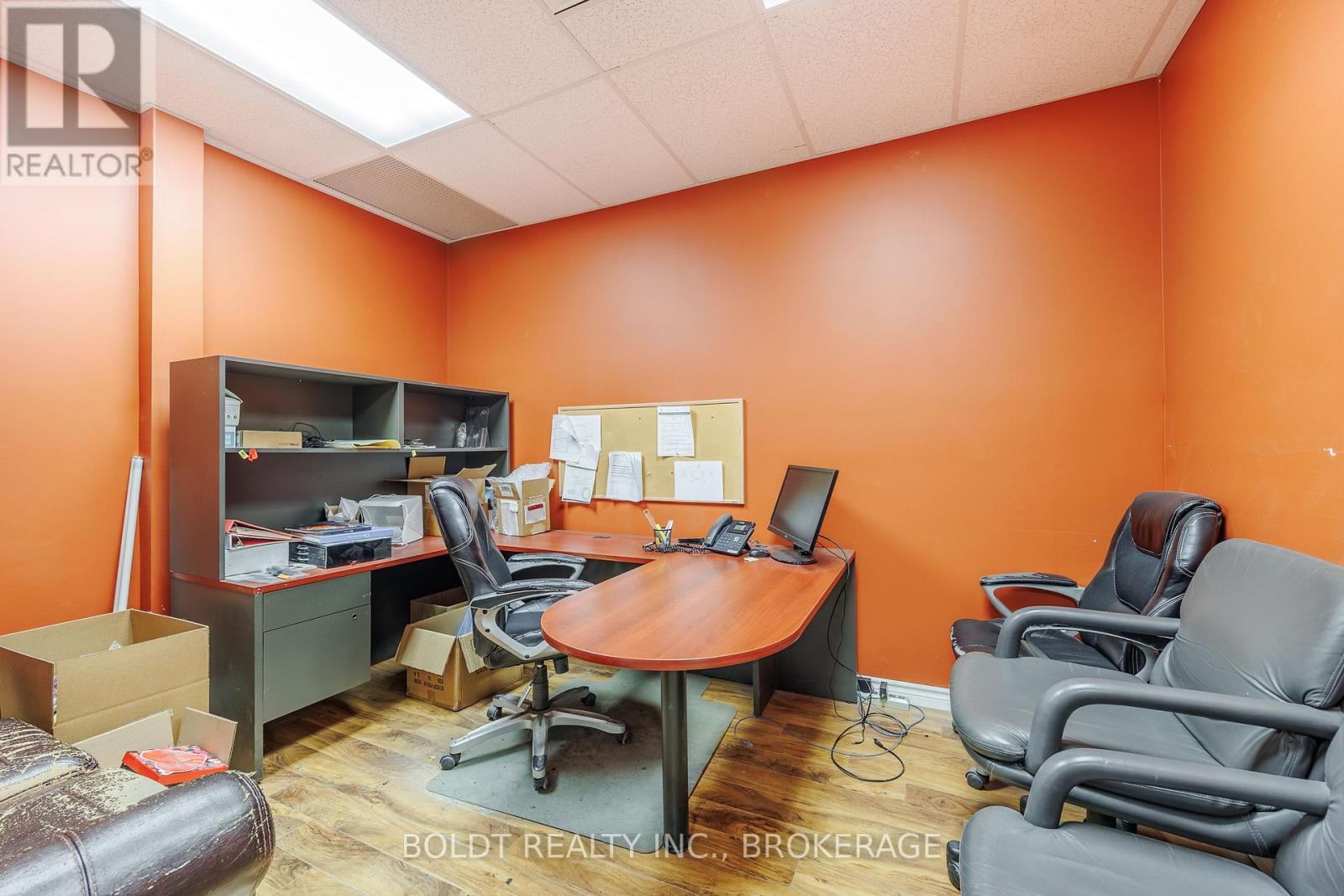 120 - 325 Welland Avenue, St. Catharines, Ontario  L2R 2R2 - Photo 8 - X12731962